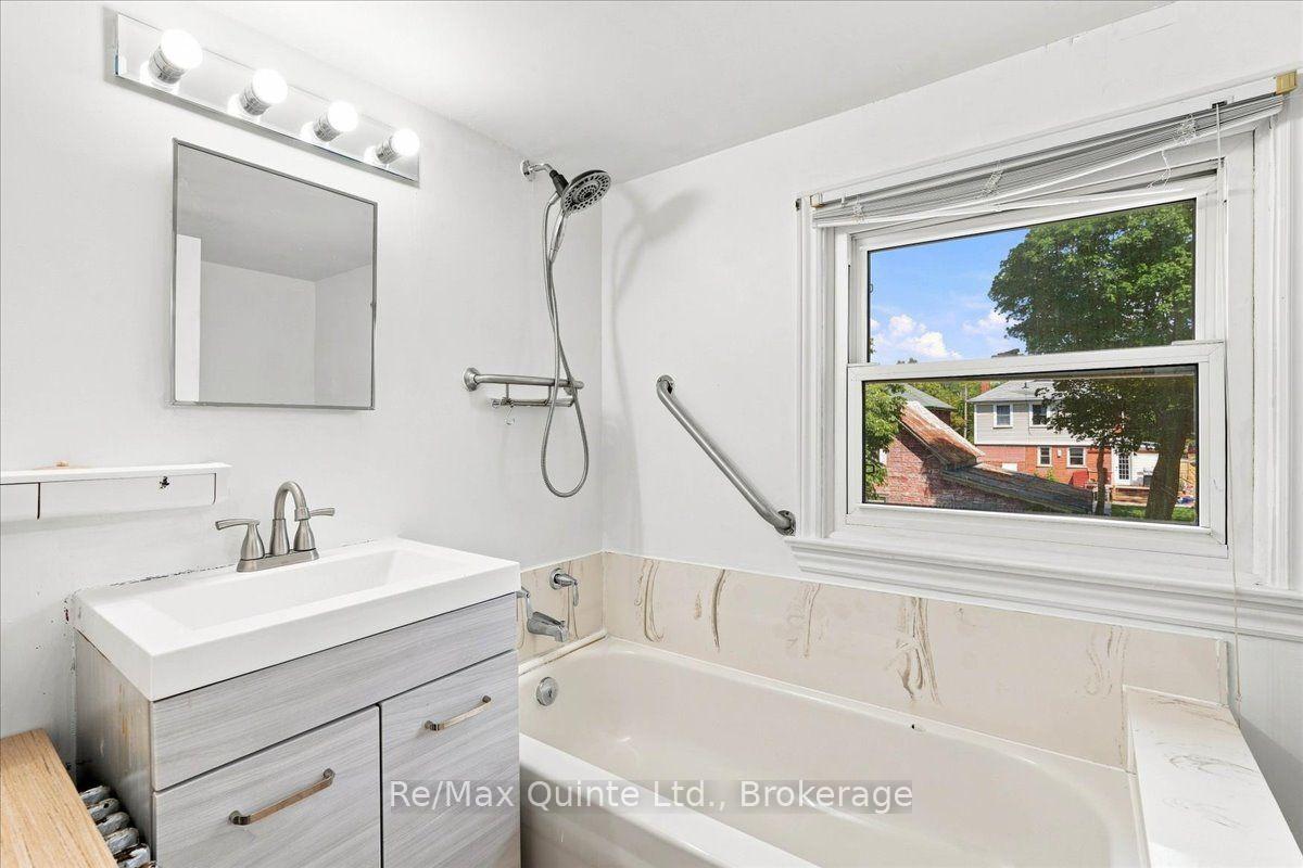 Photo 21 of 159 Lingham Street, Belleville, Belleville Ward — HOMEH