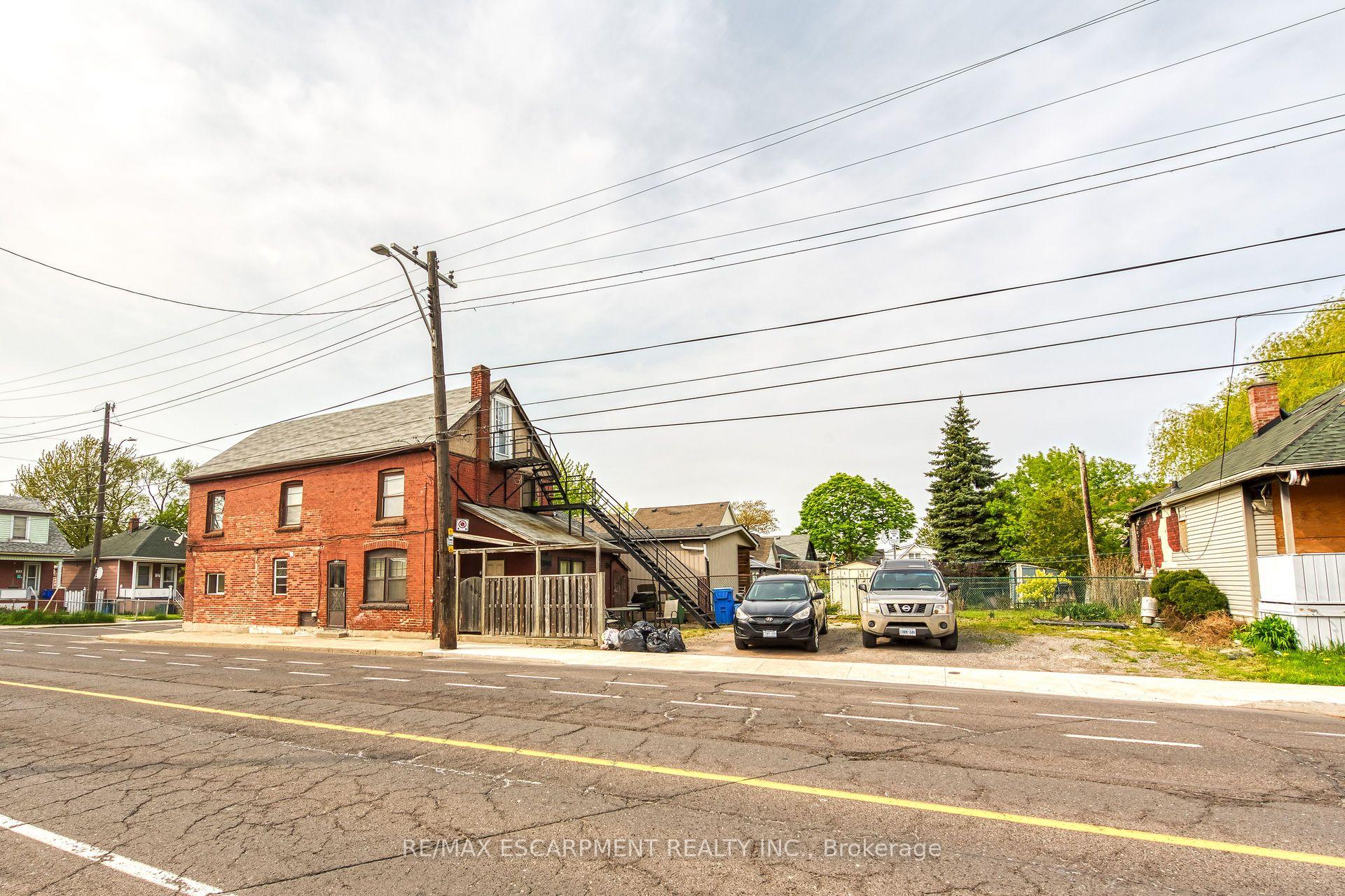 Photo 6 of 1367 Cannon Street E, Hamilton, Crown Point — HOMEH