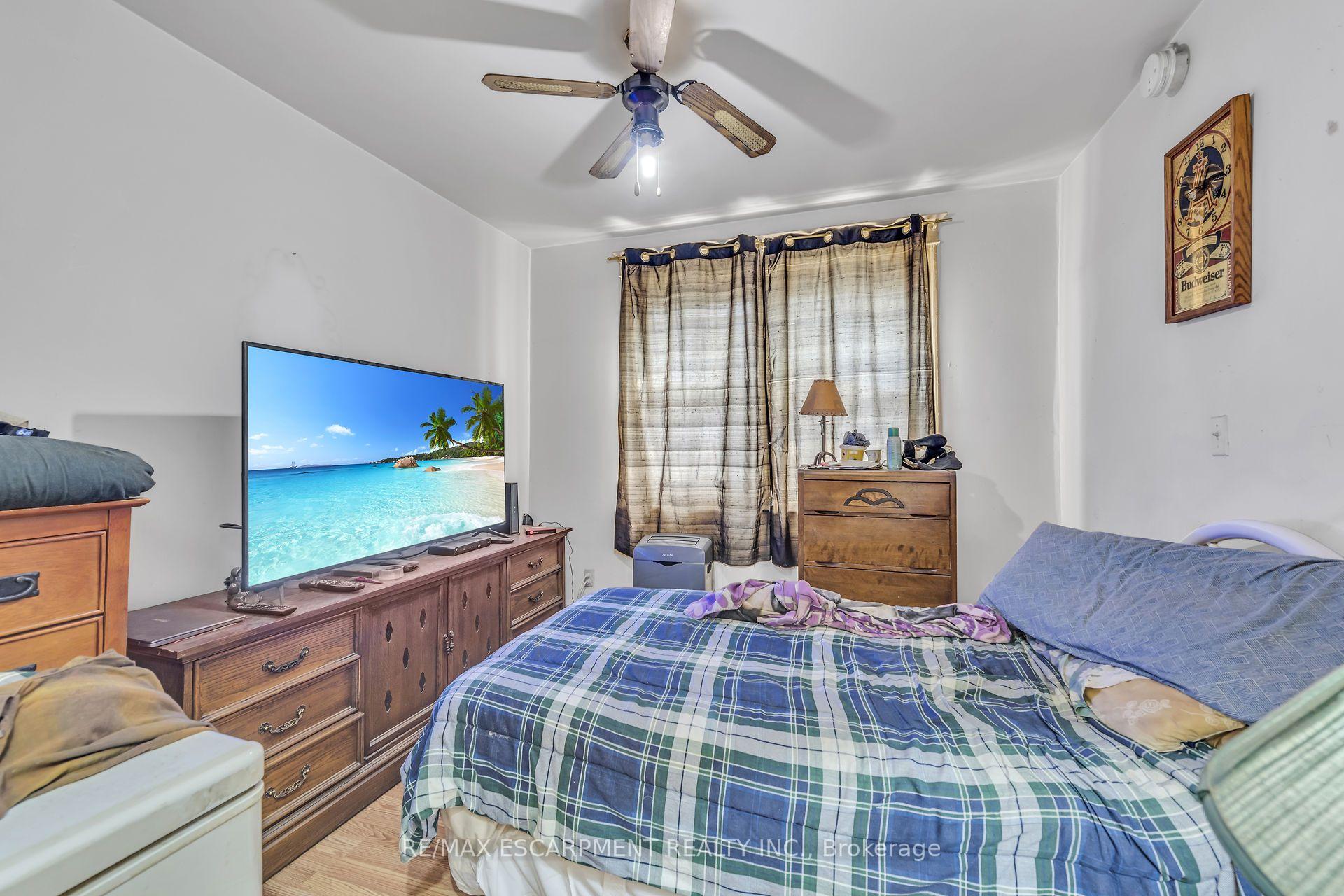 Photo 7 of 1367 Cannon Street E, Hamilton, Crown Point — HOMEH