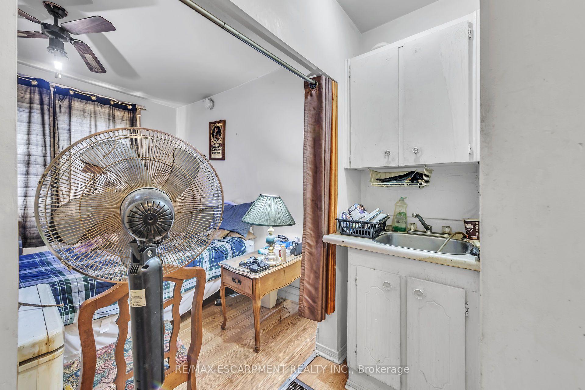 Photo 8 of 1367 Cannon Street E, Hamilton, Crown Point — HOMEH