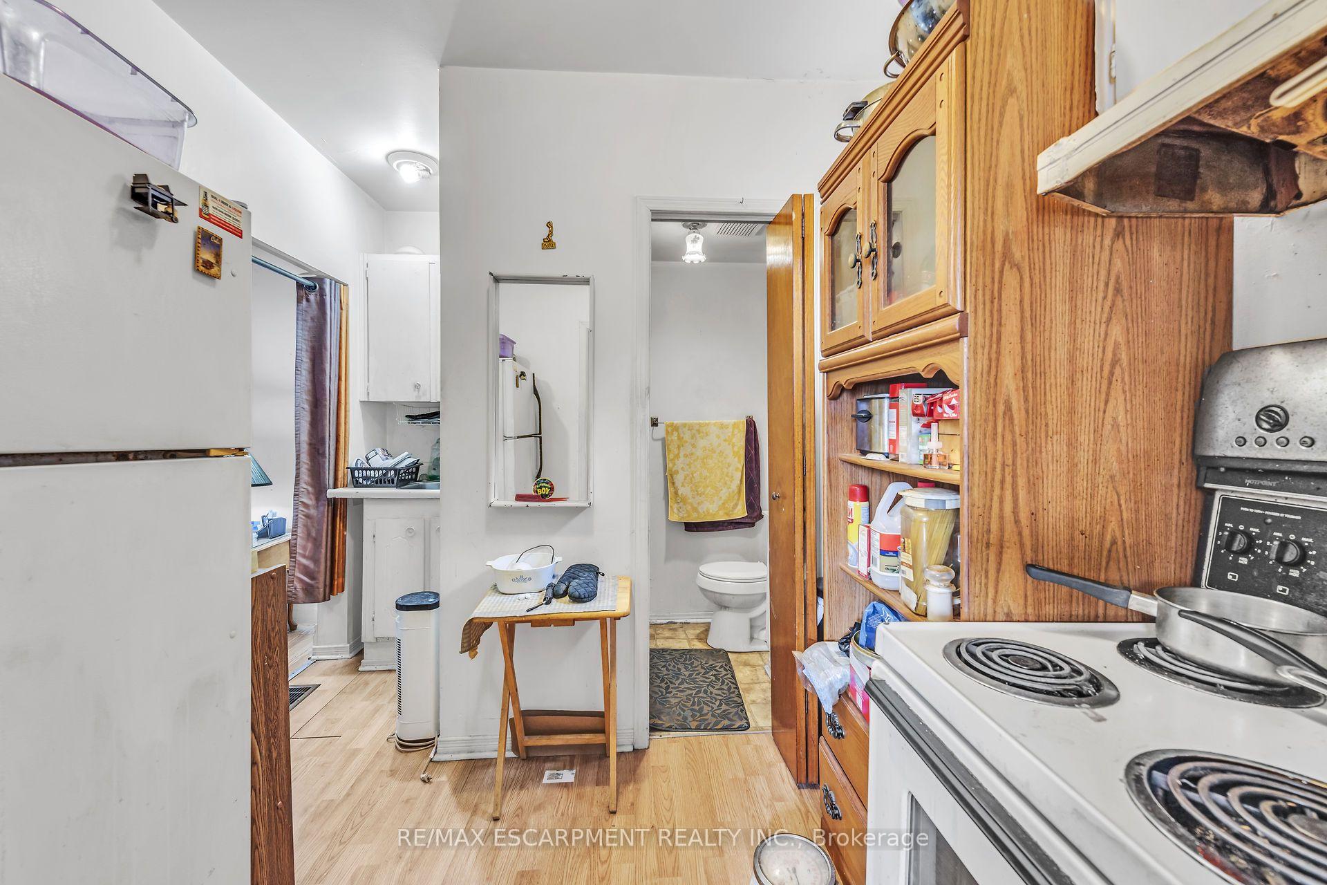 Photo 9 of 1367 Cannon Street E, Hamilton, Crown Point — HOMEH