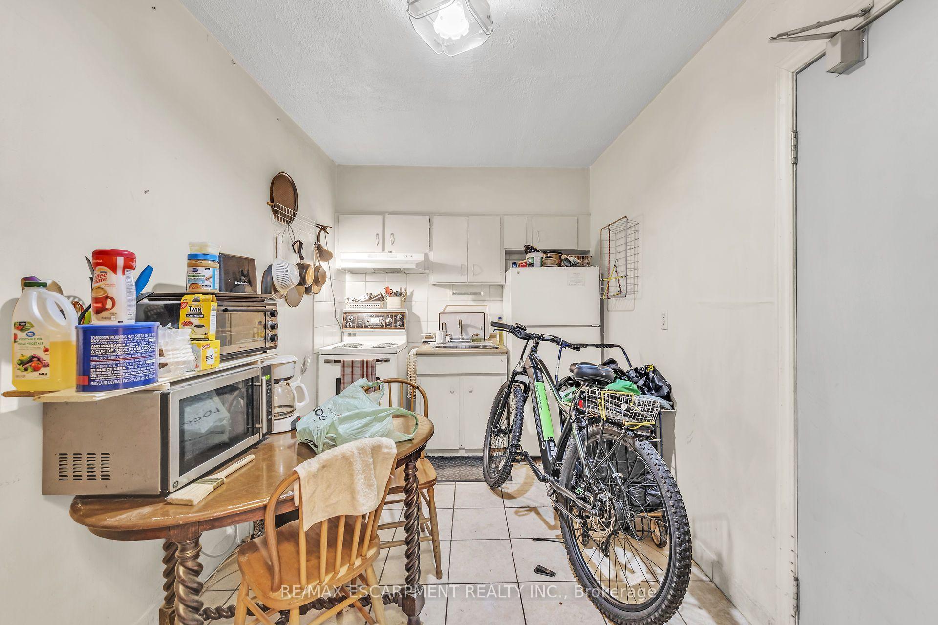 Photo 13 of 1367 Cannon Street E, Hamilton, Crown Point — HOMEH