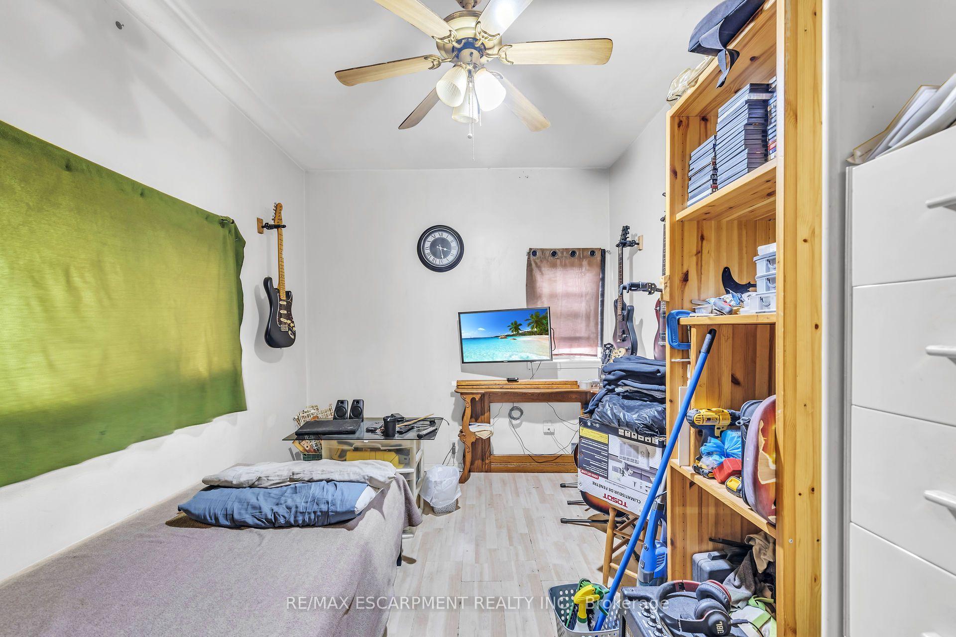 Photo 14 of 1367 Cannon Street E, Hamilton, Crown Point — HOMEH