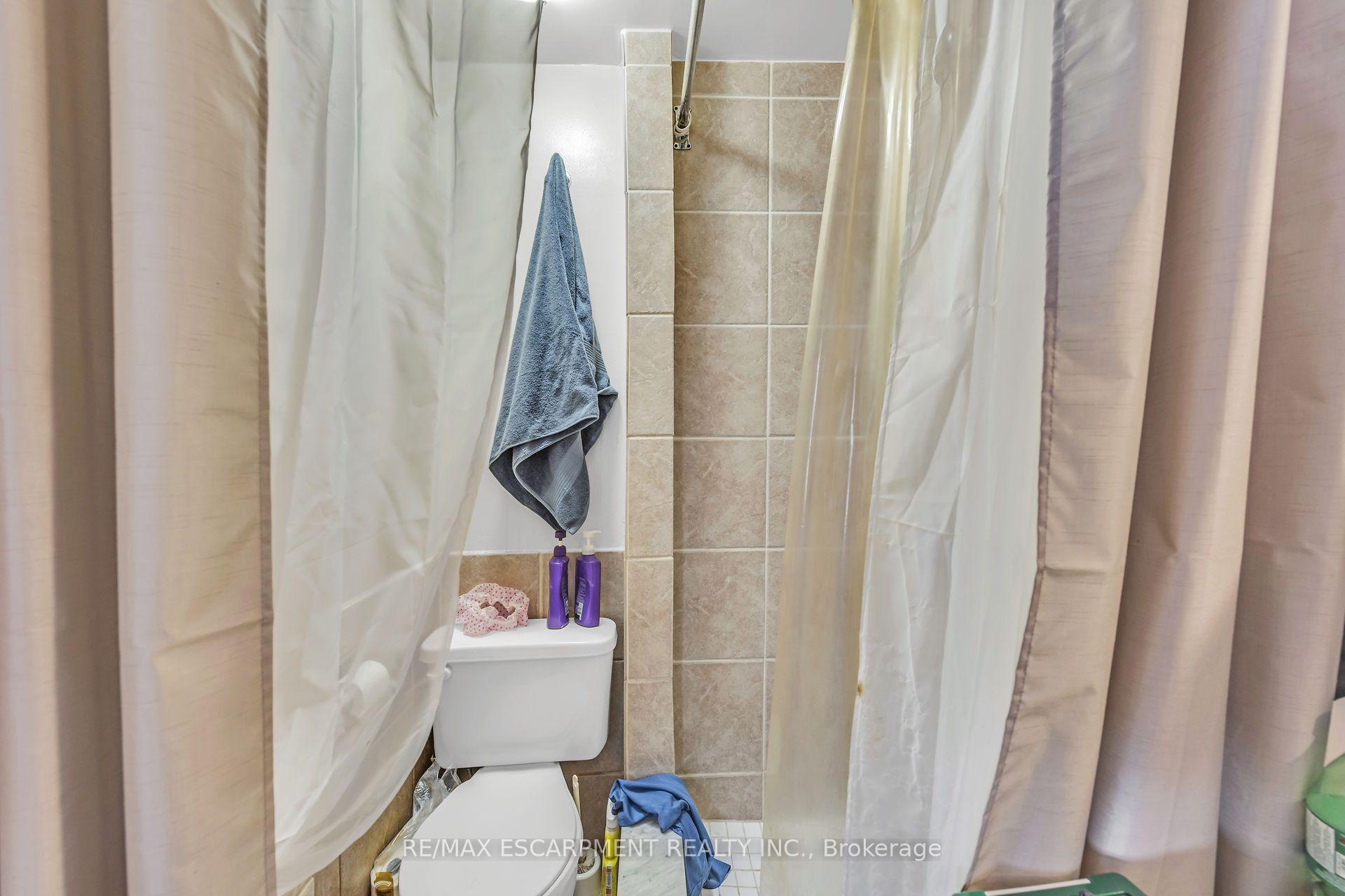 Photo 16 of 1367 Cannon Street E, Hamilton, Crown Point — HOMEH