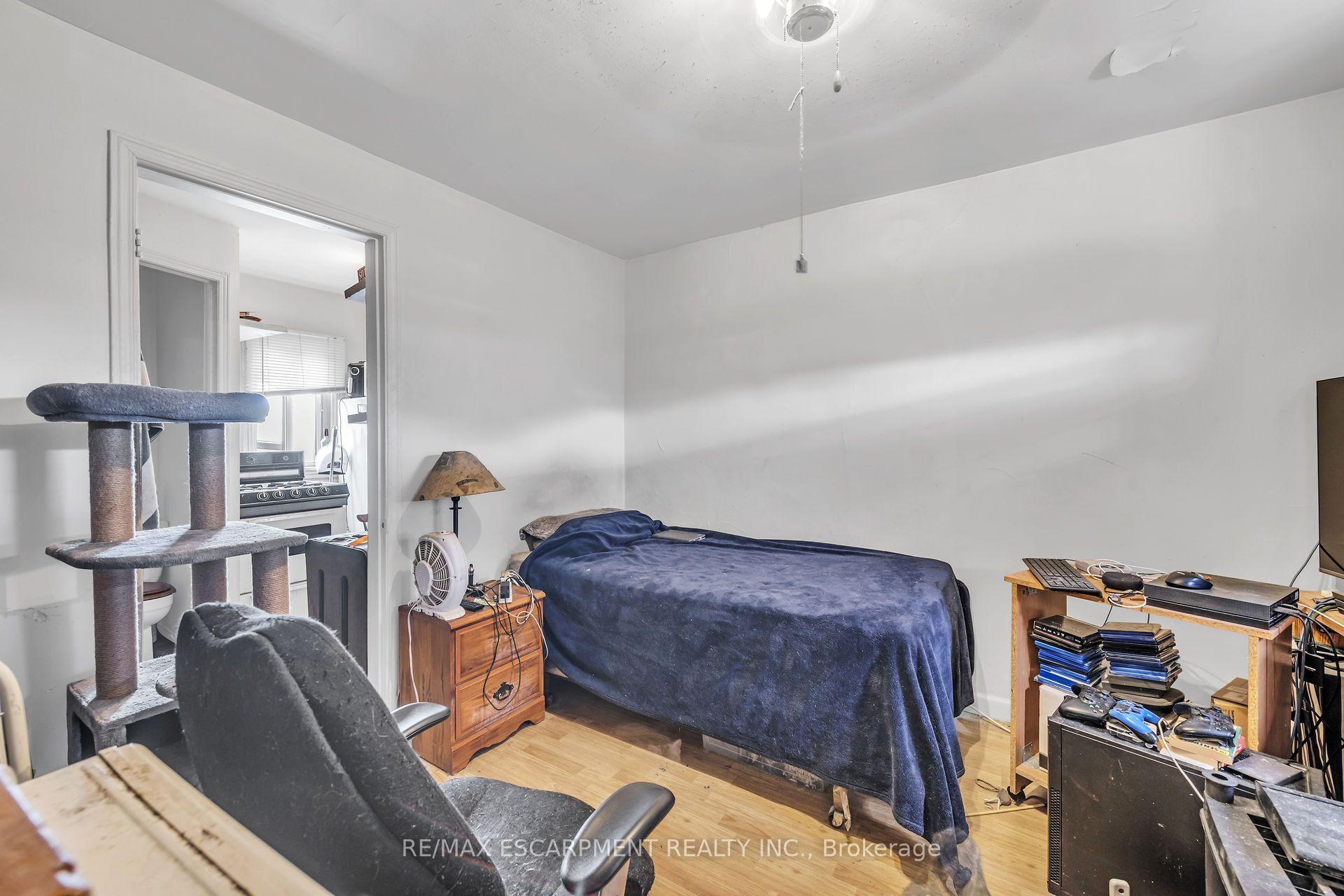 Photo 19 of 1367 Cannon Street E, Hamilton, Crown Point — HOMEH
