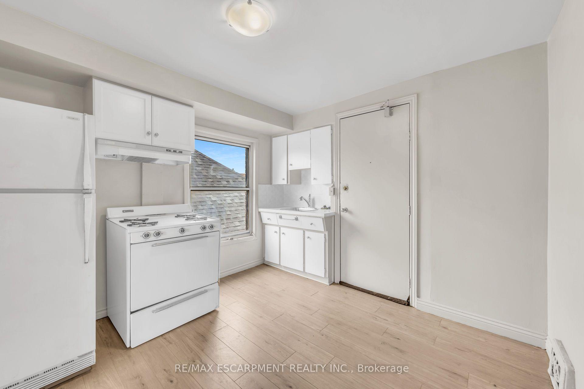 Photo 23 of 1367 Cannon Street E, Hamilton, Crown Point — HOMEH