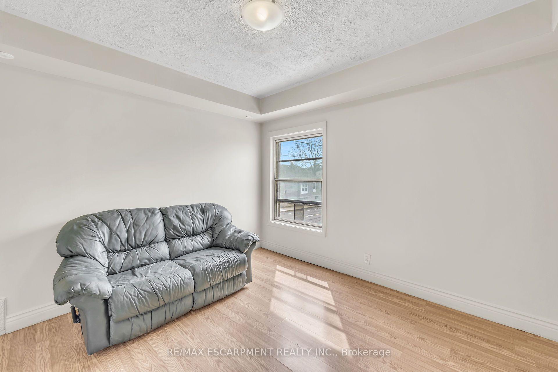 Photo 24 of 1367 Cannon Street E, Hamilton, Crown Point — HOMEH
