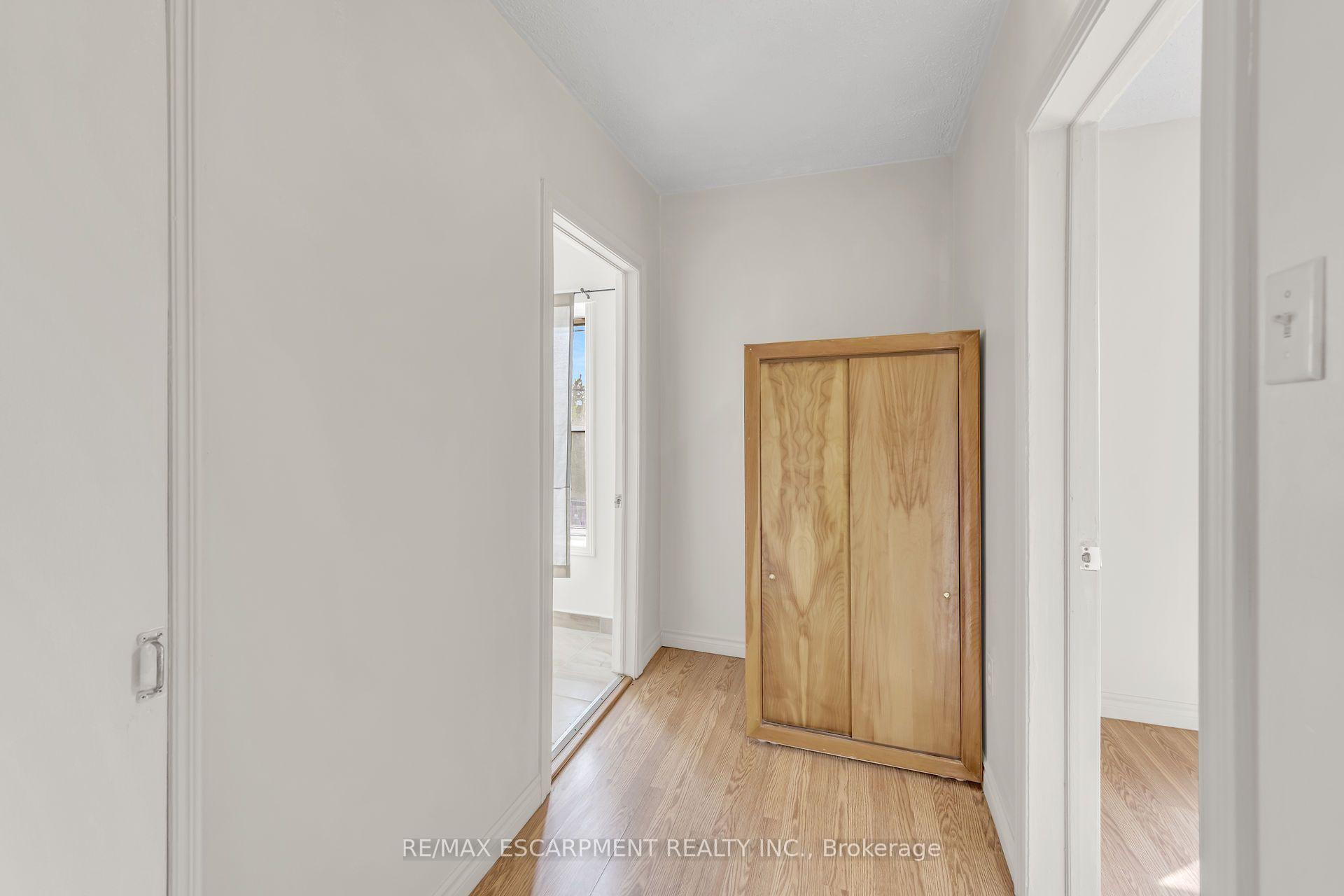 Photo 26 of 1367 Cannon Street E, Hamilton, Crown Point — HOMEH