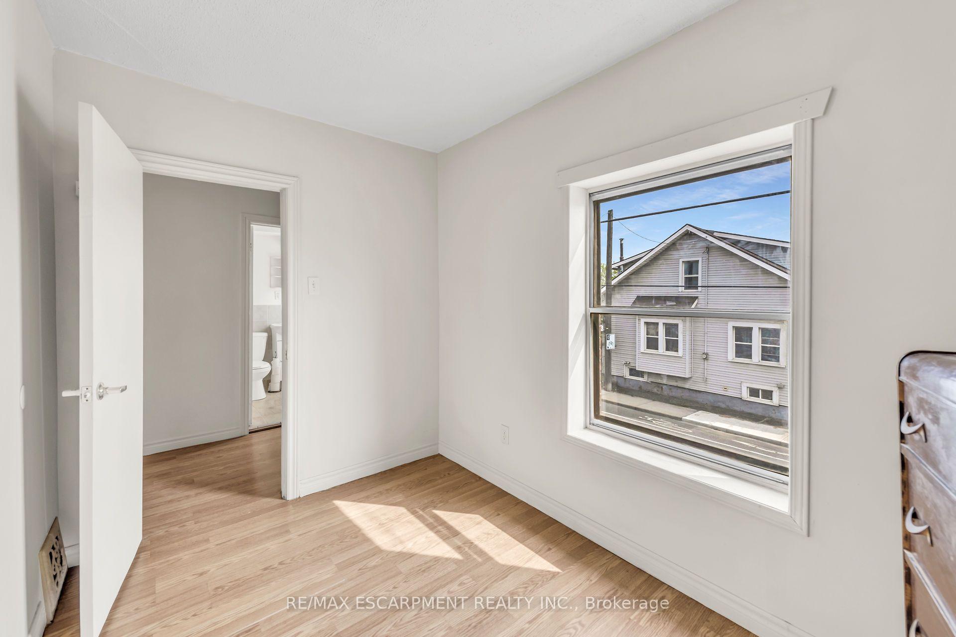 Photo 27 of 1367 Cannon Street E, Hamilton, Crown Point — HOMEH