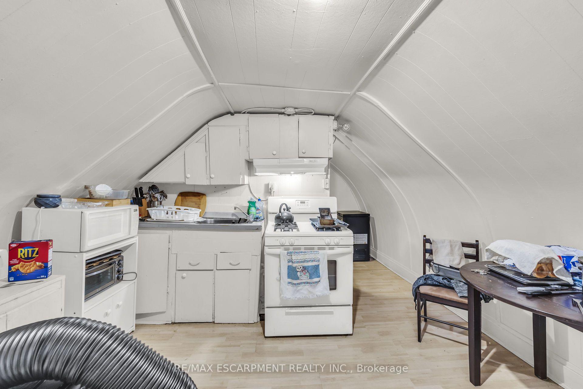 Photo 31 of 1367 Cannon Street E, Hamilton, Crown Point — HOMEH