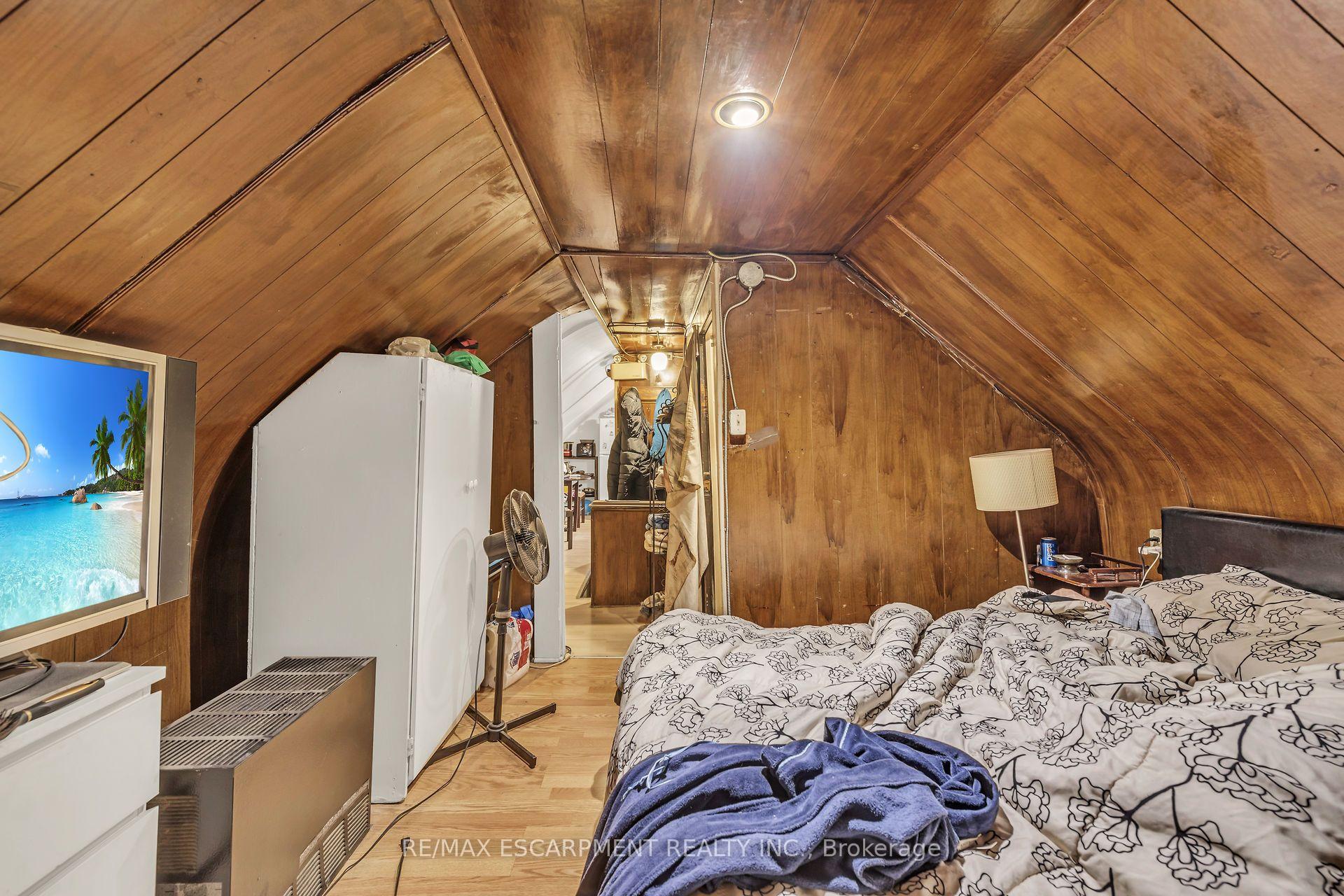 Photo 33 of 1367 Cannon Street E, Hamilton, Crown Point — HOMEH