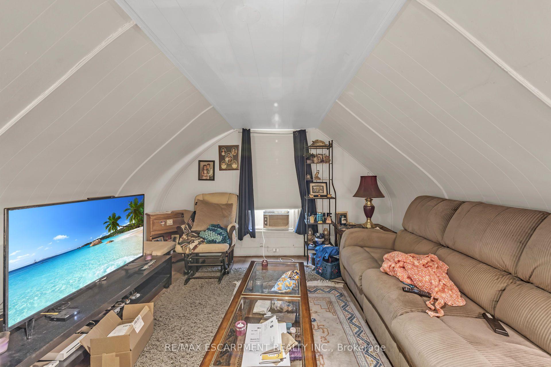 Photo 34 of 1367 Cannon Street E, Hamilton, Crown Point — HOMEH