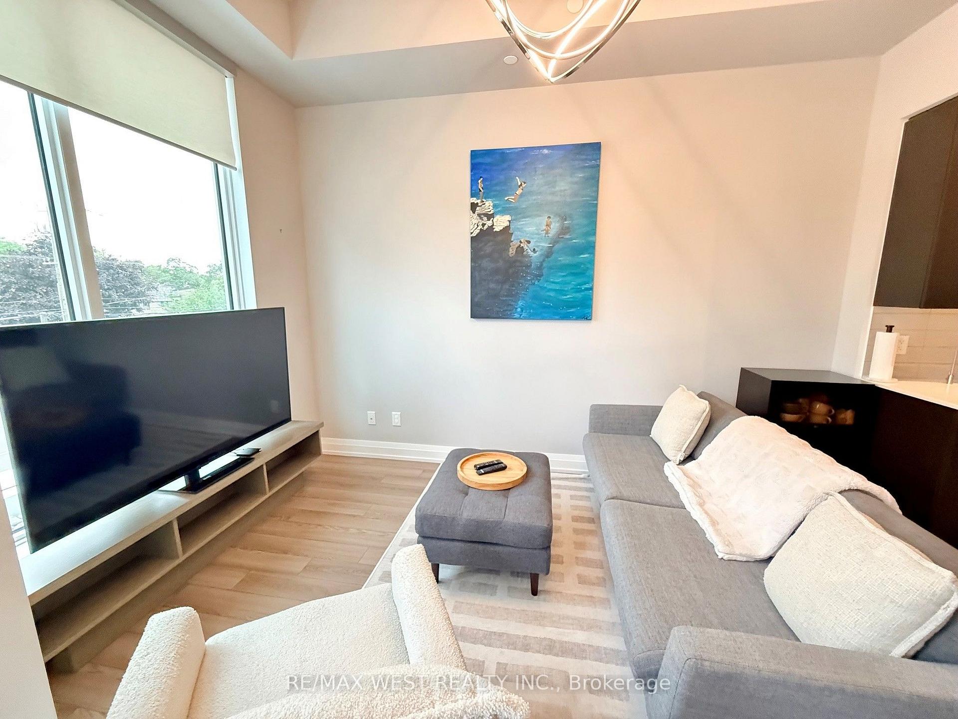 Photo 4 of Unit 210, 3121 Sheppard Avenue E, Scarborough, Tam O'Shanter-Sullivan — HOMEH