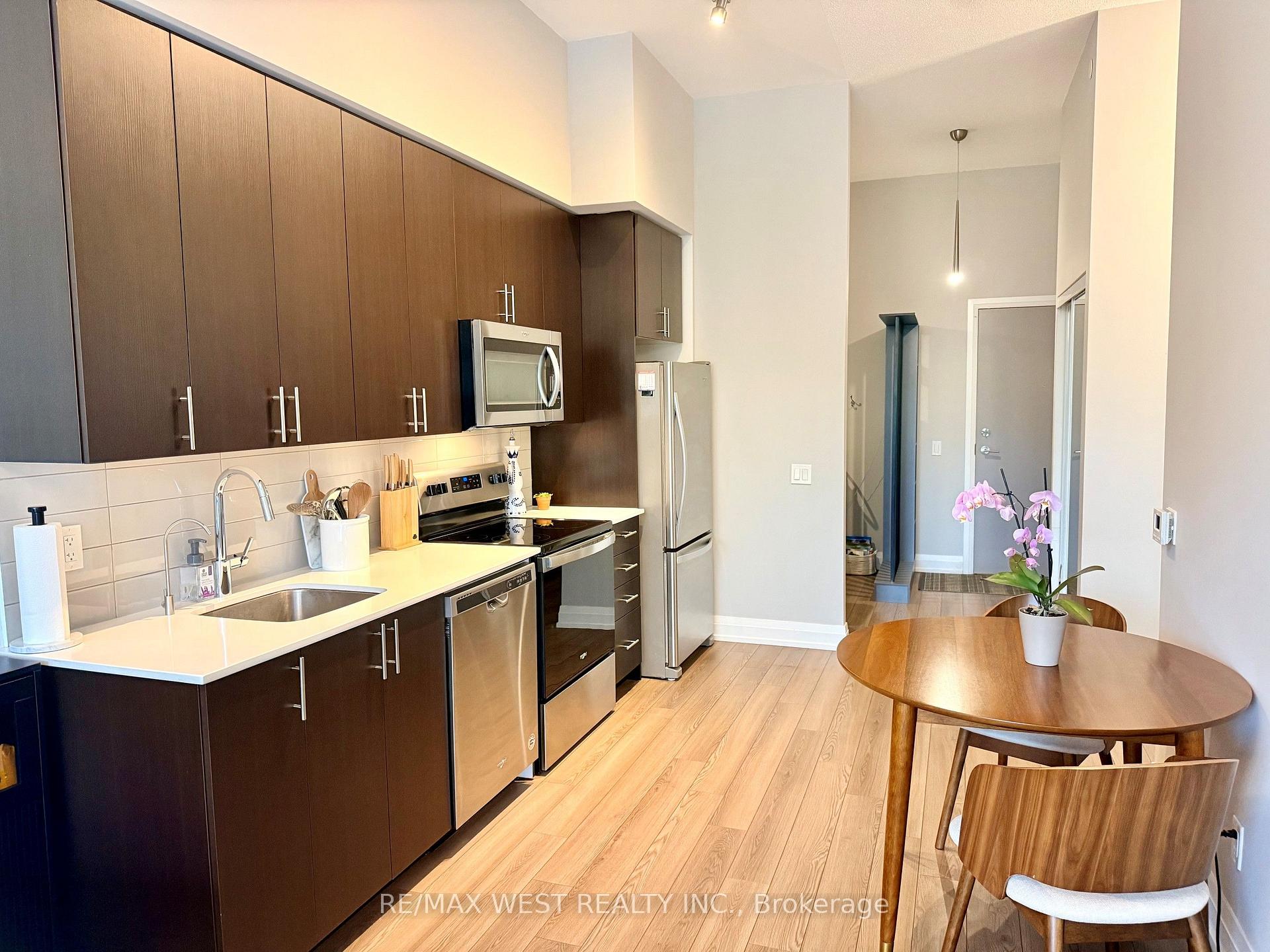 Photo 6 of Unit 210, 3121 Sheppard Avenue E, Scarborough, Tam O'Shanter-Sullivan — HOMEH