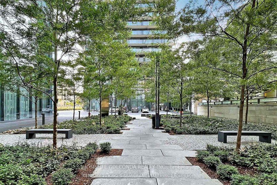 Photo 6 of Unit 905, 1080 Bay Street, Toronto, Bay Street Corridor — HOMEH