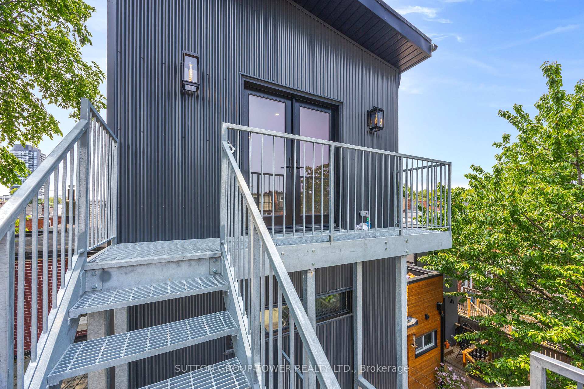 Photo 2 of Unit #3, 105 Campbell Avenue, Toronto, Dovercourt-Wallace Emerson-Junction — HOMEH