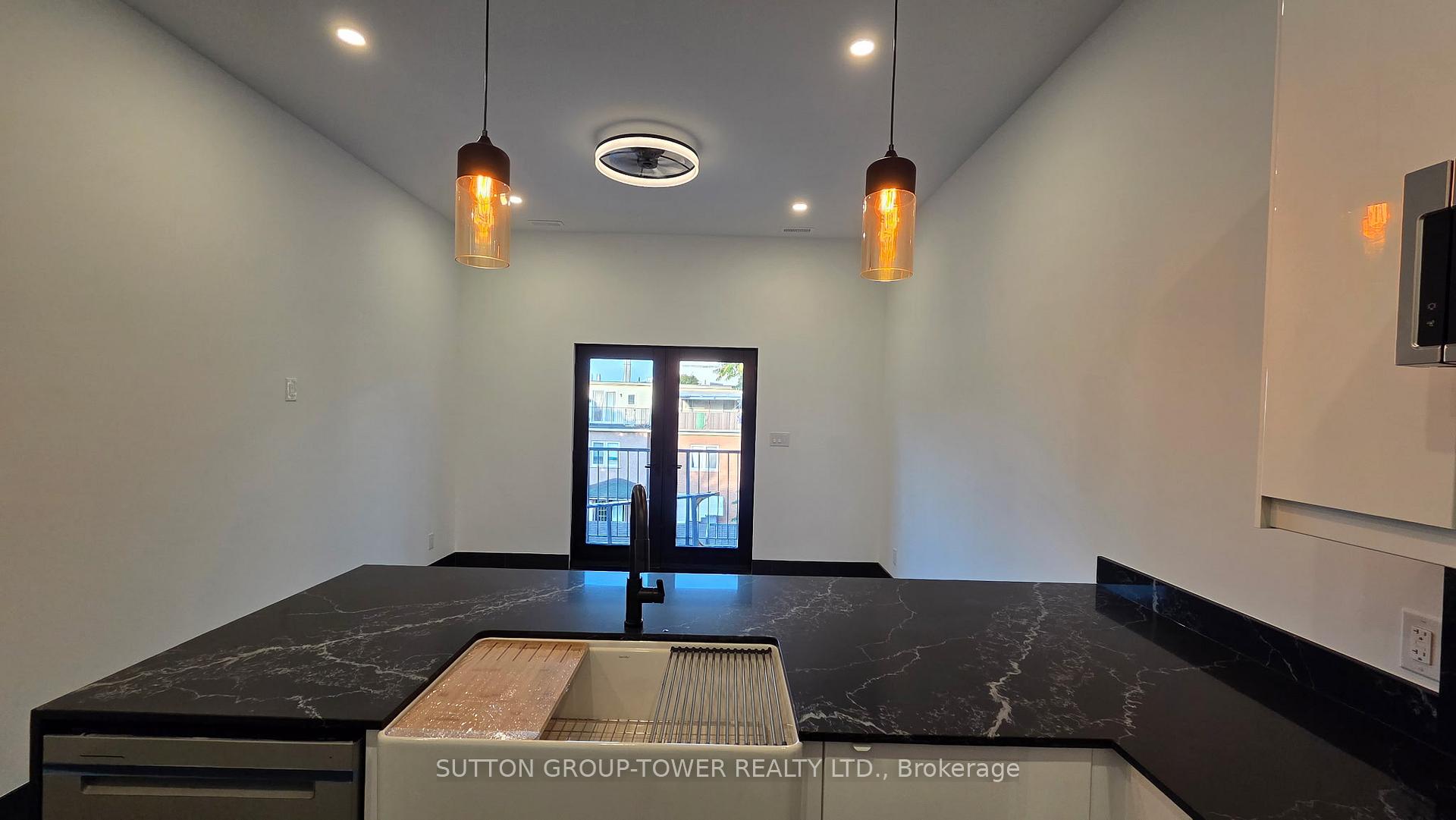 Photo 5 of Unit #3, 105 Campbell Avenue, Toronto, Dovercourt-Wallace Emerson-Junction — HOMEH