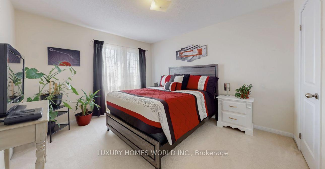 Photo 11 of 23 Edwin Carr Street, Clarington, Bowmanville — HOMEH