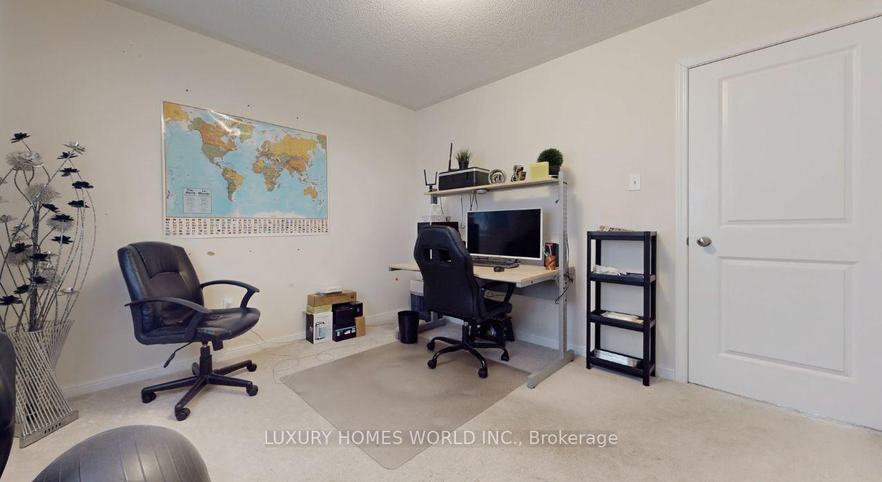 Photo 12 of 23 Edwin Carr Street, Clarington, Bowmanville — HOMEH