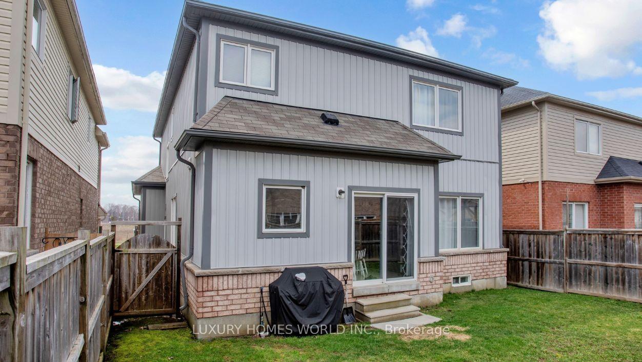 Photo 13 of 23 Edwin Carr Street, Clarington, Bowmanville — HOMEH