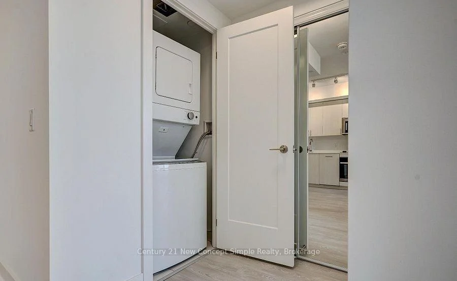 Photo 8 of Unit #1503, 2545 Simcoe Street N, Oshawa, Windfields — HOMEH