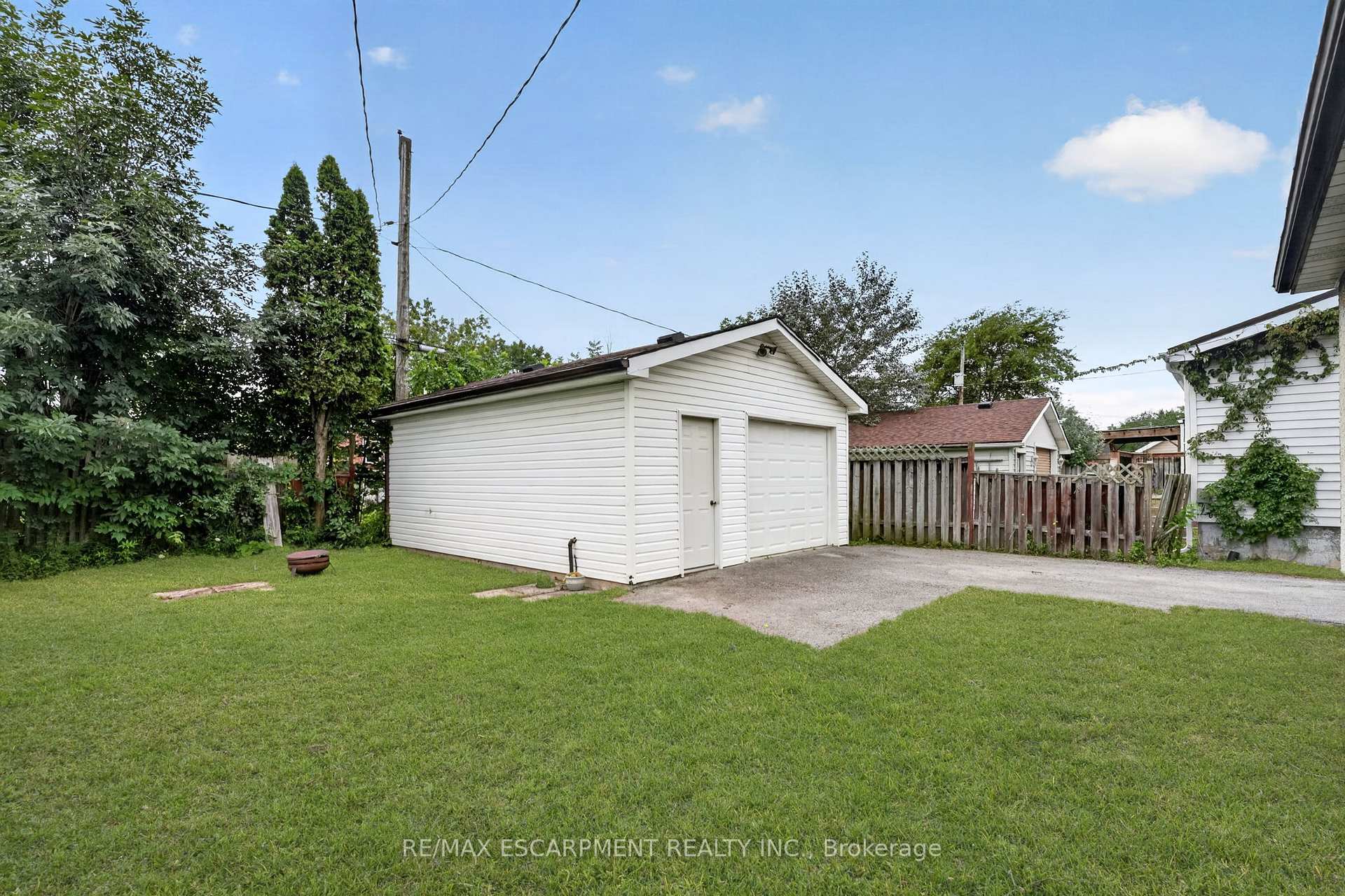 Photo 3 of 333 Simpson Avenue, Welland, Lincoln/Crowland — HOMEH