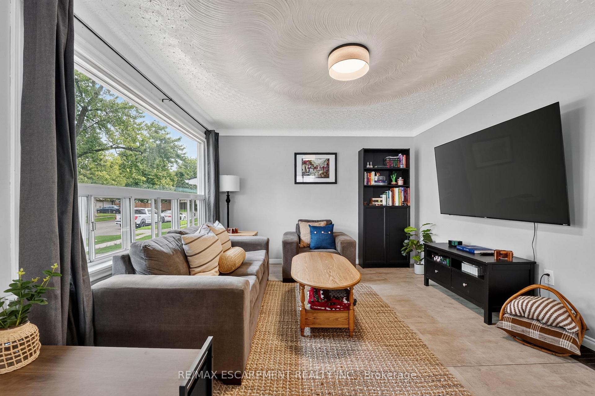 Photo 6 of 333 Simpson Avenue, Welland, Lincoln/Crowland — HOMEH