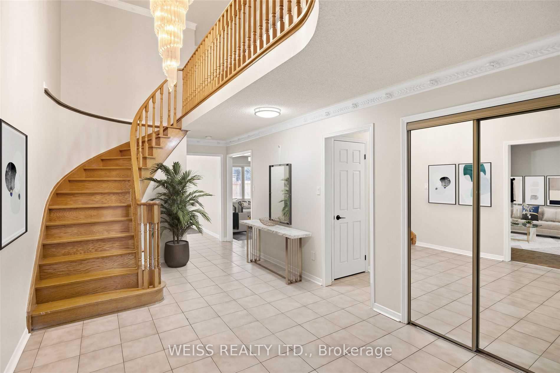 Photo 5 of 122 Torii Street, Vaughan, East Woodbridge — HOMEH