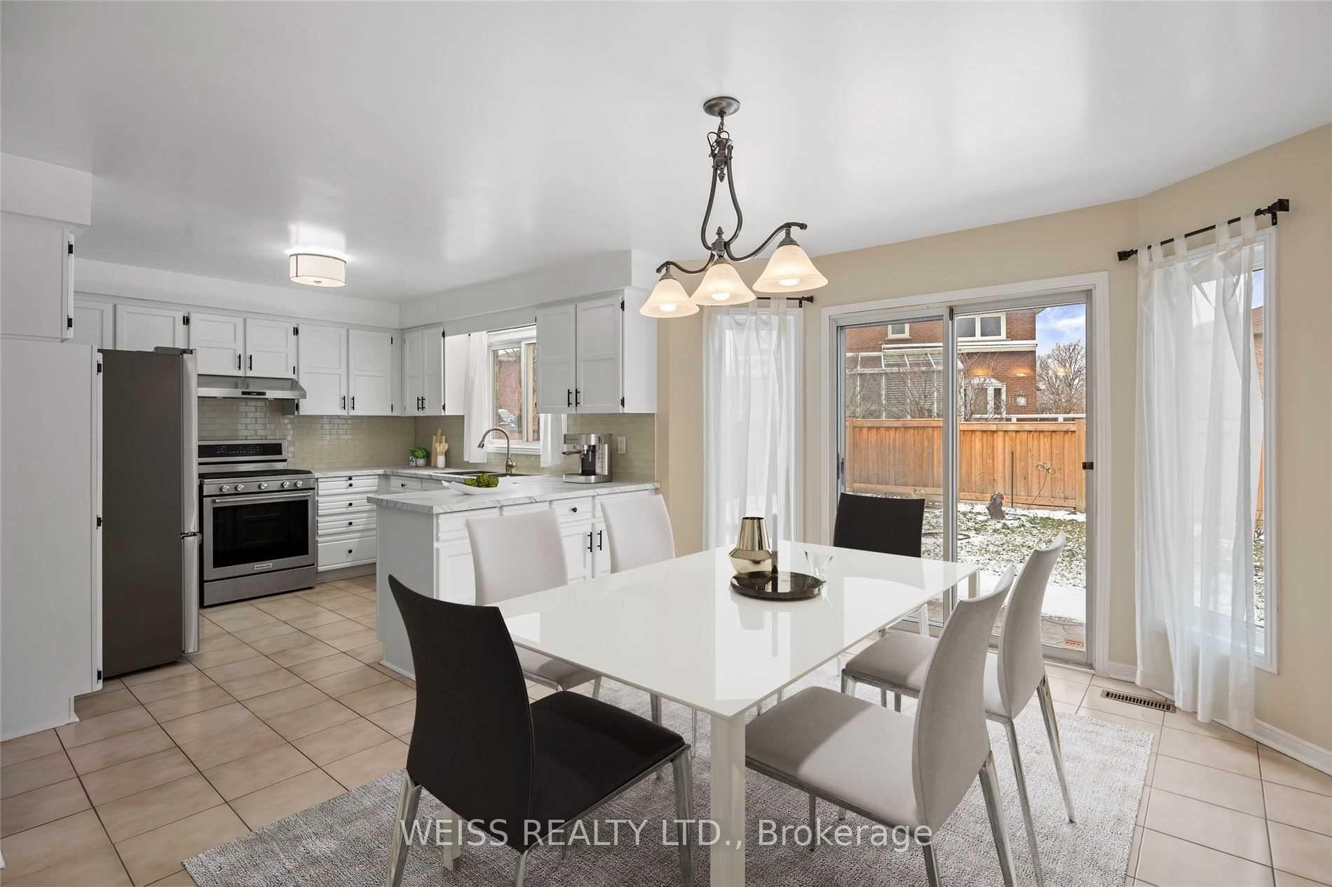 Photo 7 of 122 Torii Street, Vaughan, East Woodbridge — HOMEH