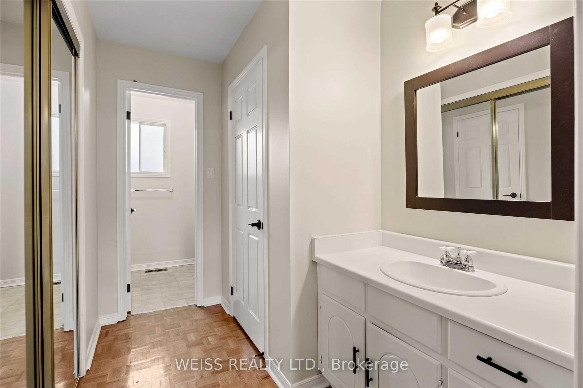 Photo 12 of 122 Torii Street, Vaughan, East Woodbridge — HOMEH