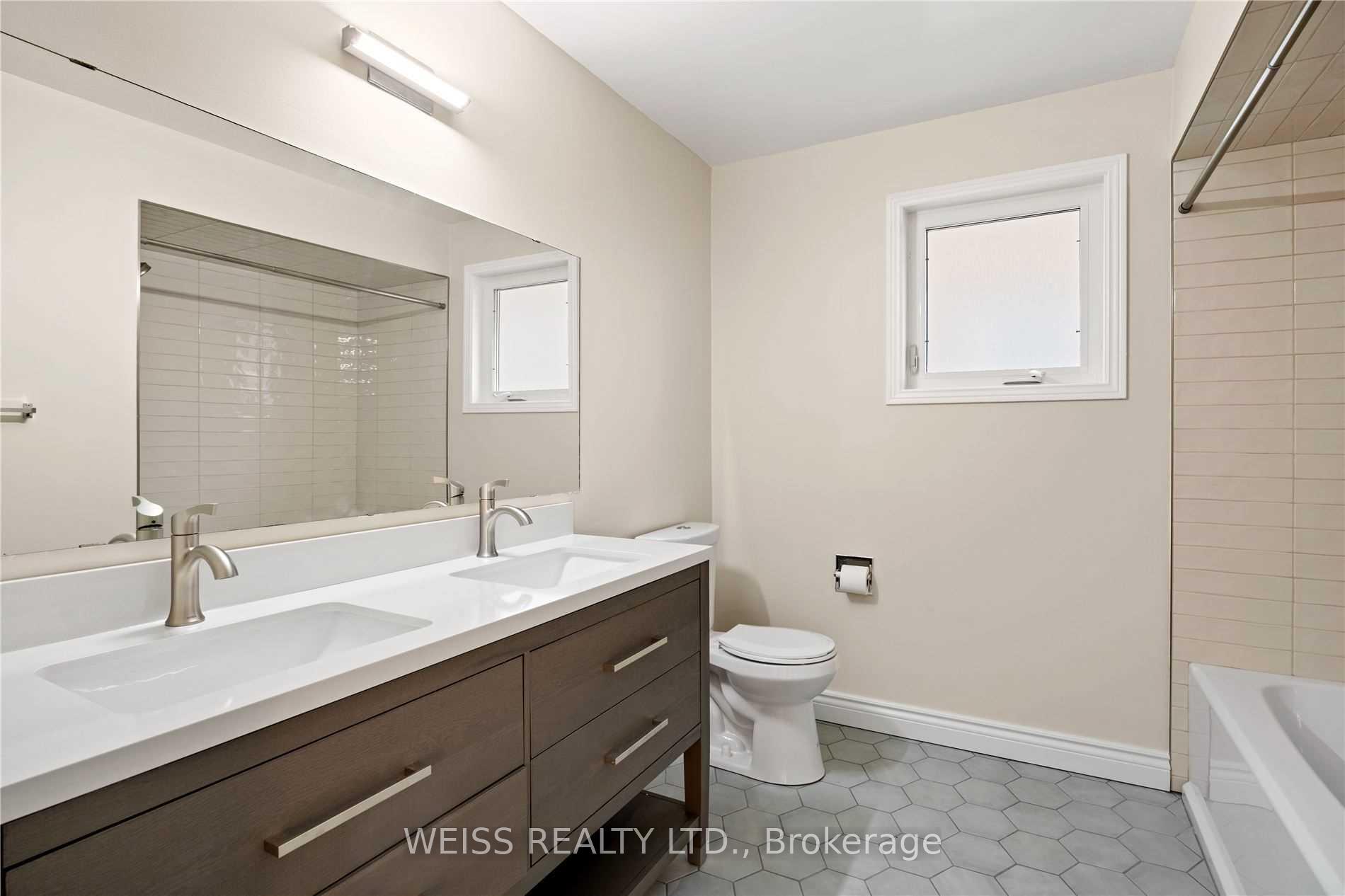 Photo 13 of 122 Torii Street, Vaughan, East Woodbridge — HOMEH