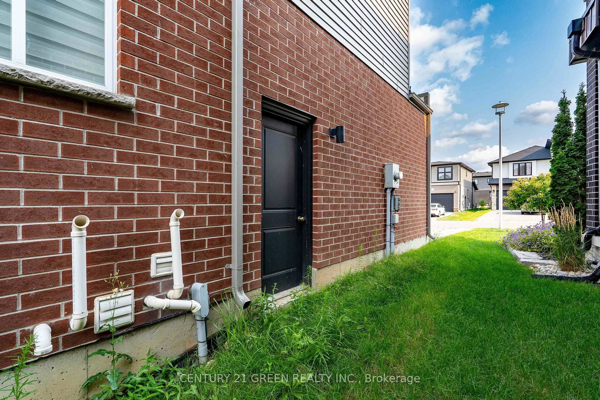 Photo 44 of 1400 Sandbar Street, London, North I — HOMEH