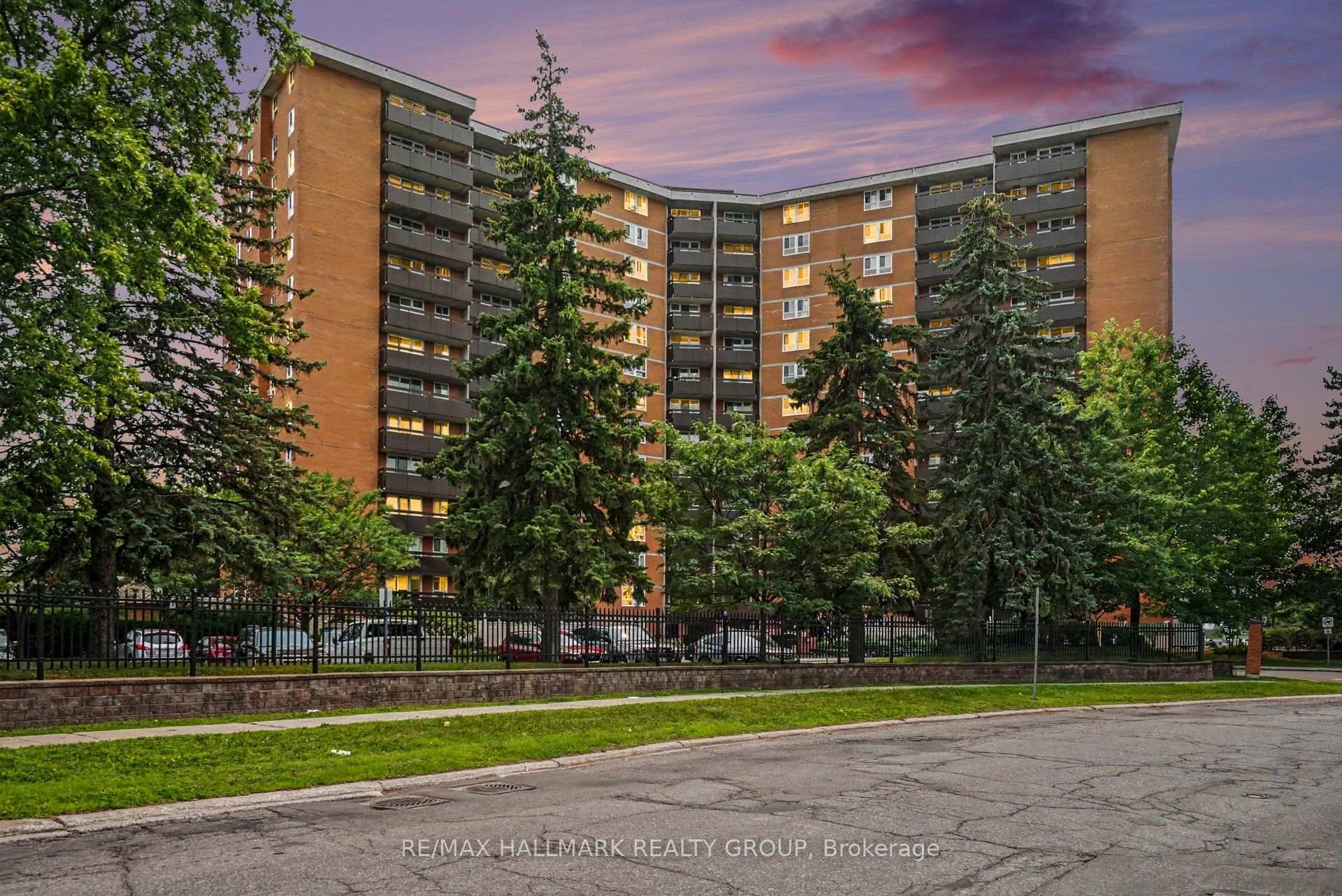 Photo 5 of Unit 1417, 2000 Jasmine Crescent, Ottawa, Beacon Hill South — HOMEH