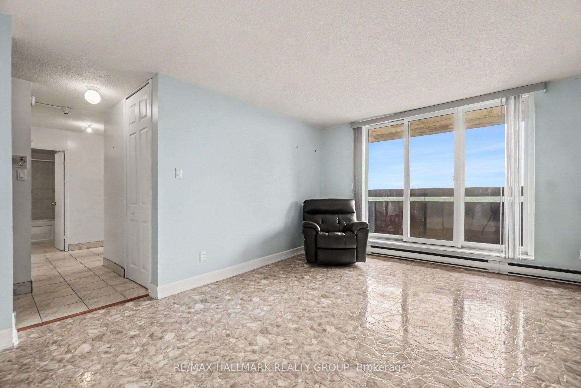 Photo 8 of Unit 1417, 2000 Jasmine Crescent, Ottawa, Beacon Hill South — HOMEH