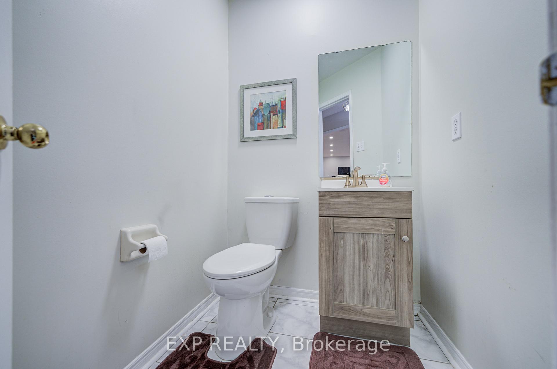 Photo 4 of 211 Sophia Road, Markham, Middlefield — HOMEH