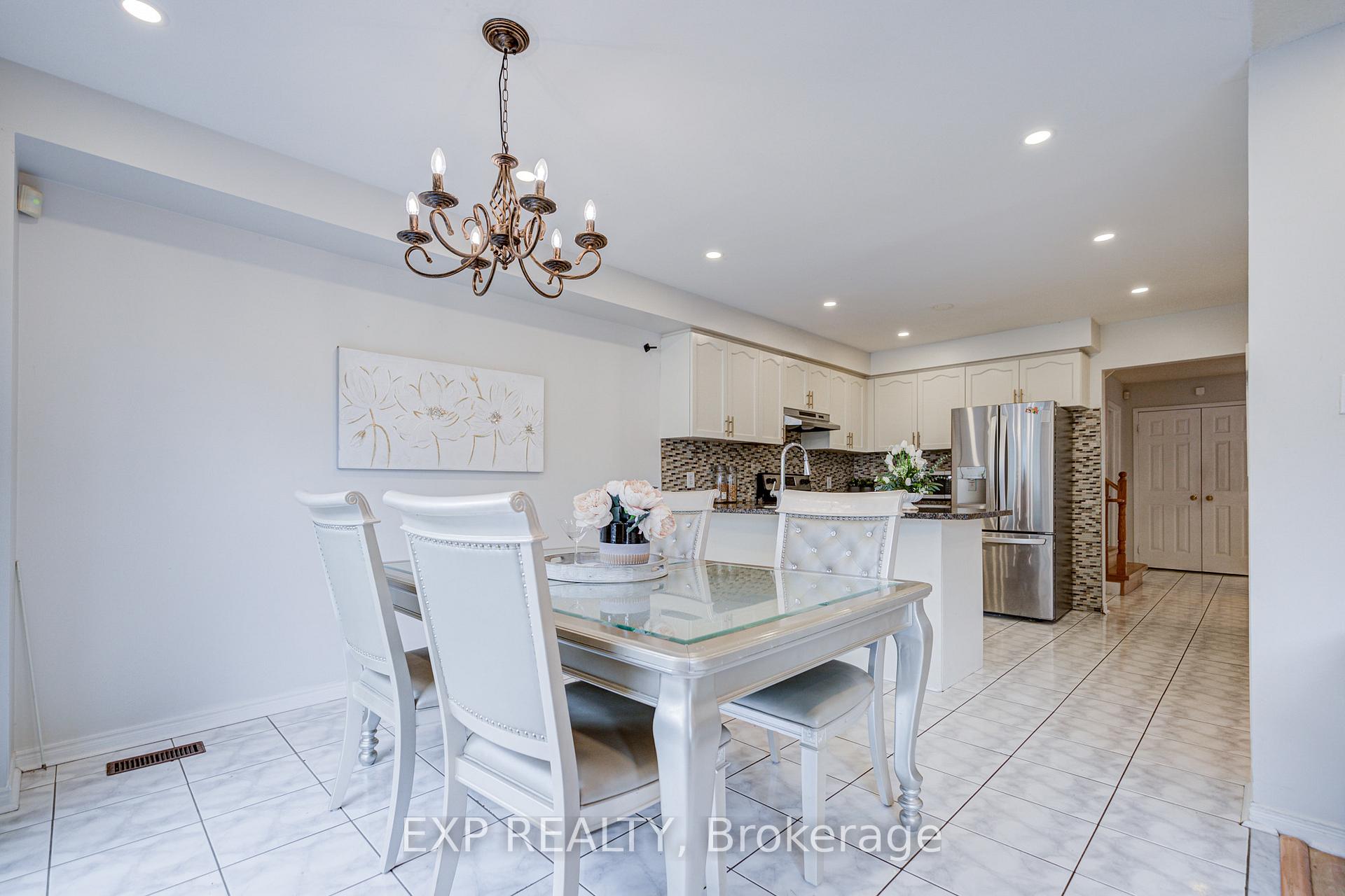 Photo 9 of 211 Sophia Road, Markham, Middlefield — HOMEH