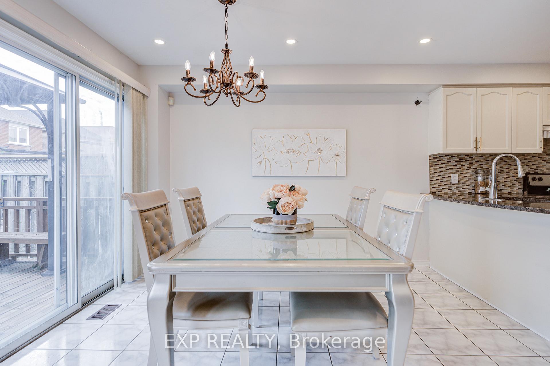 Photo 10 of 211 Sophia Road, Markham, Middlefield — HOMEH