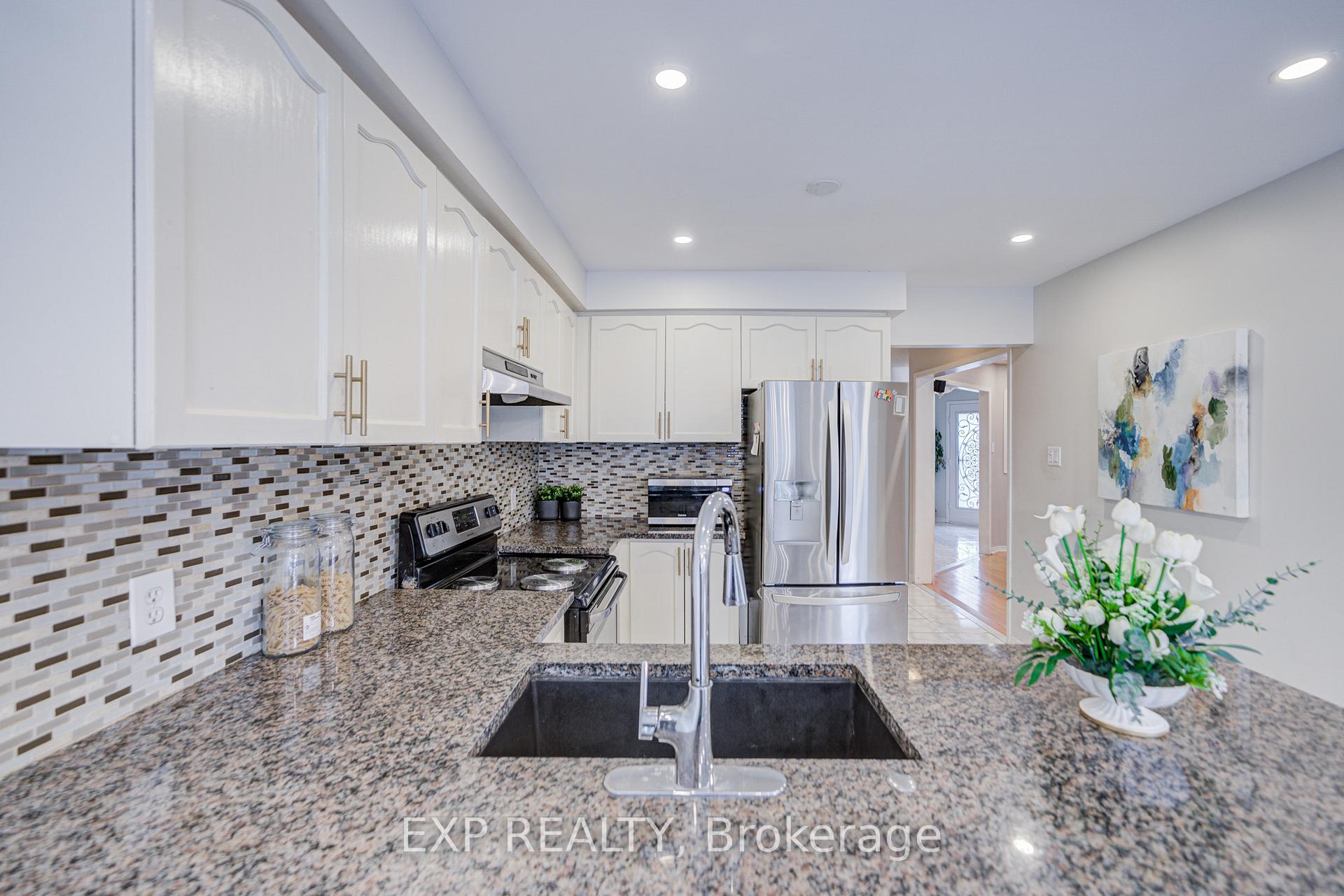 Photo 14 of 211 Sophia Road, Markham, Middlefield — HOMEH