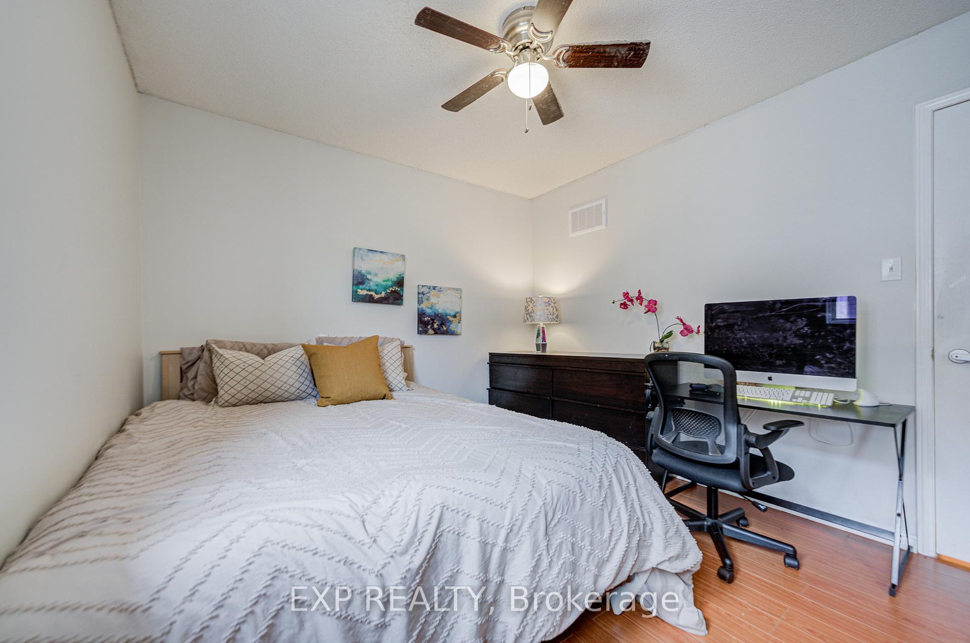 Photo 25 of 211 Sophia Road, Markham, Middlefield — HOMEH