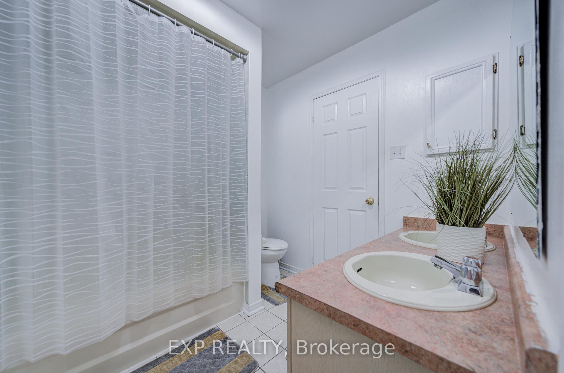 Photo 26 of 211 Sophia Road, Markham, Middlefield — HOMEH