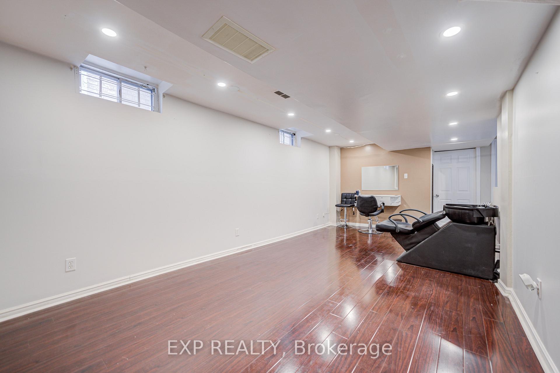 Photo 33 of 211 Sophia Road, Markham, Middlefield — HOMEH