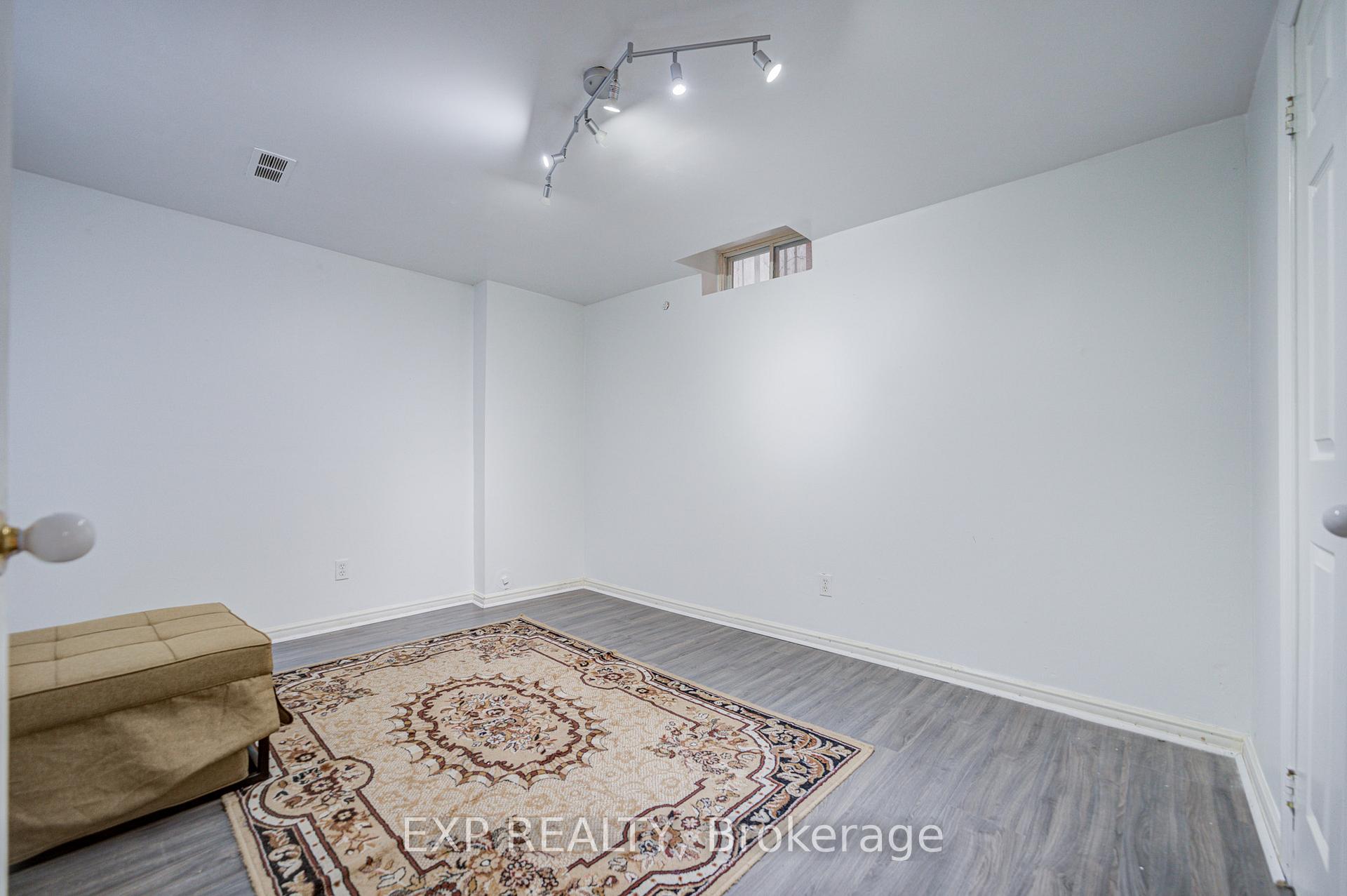Photo 37 of 211 Sophia Road, Markham, Middlefield — HOMEH