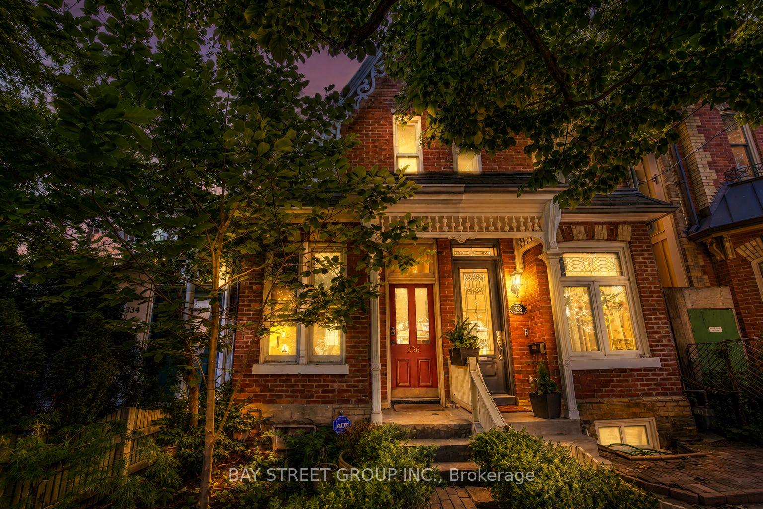 Photo 2 of 236 Seaton Street, Toronto, Moss Park — HOMEH