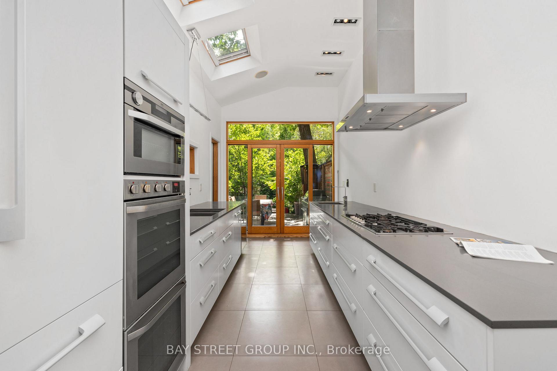 Photo 15 of 236 Seaton Street, Toronto, Moss Park — HOMEH