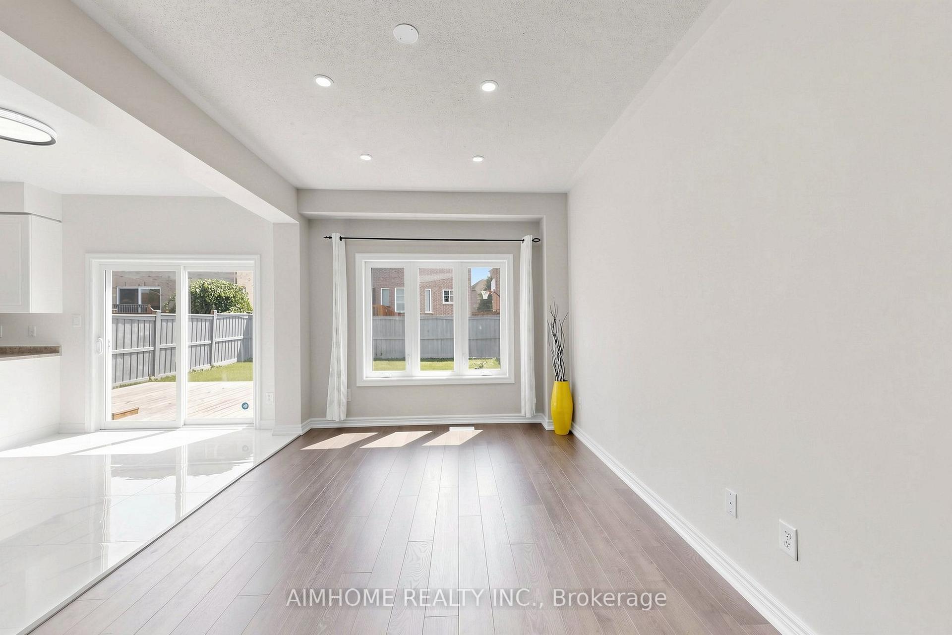 Photo 5 of 87 River Ridge Boulevard, Aurora, Bayview Northeast — HOMEH