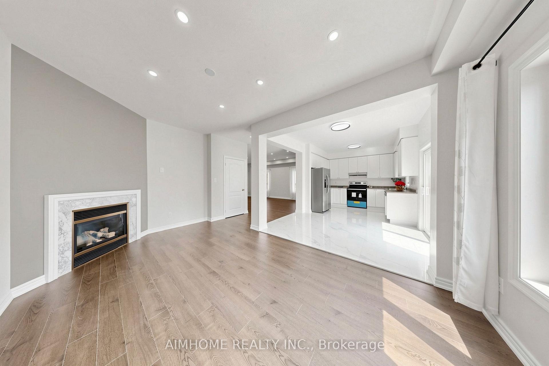 Photo 6 of 87 River Ridge Boulevard, Aurora, Bayview Northeast — HOMEH