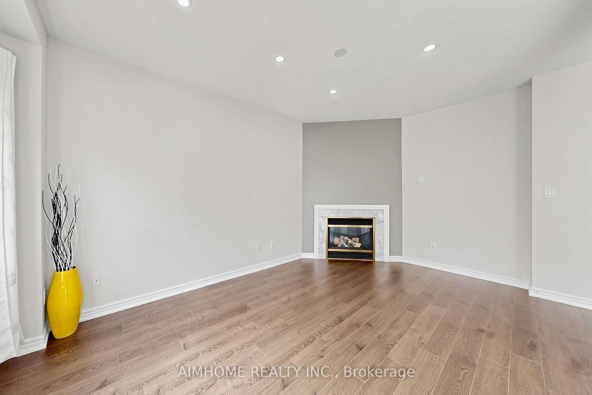 Photo 7 of 87 River Ridge Boulevard, Aurora, Bayview Northeast — HOMEH