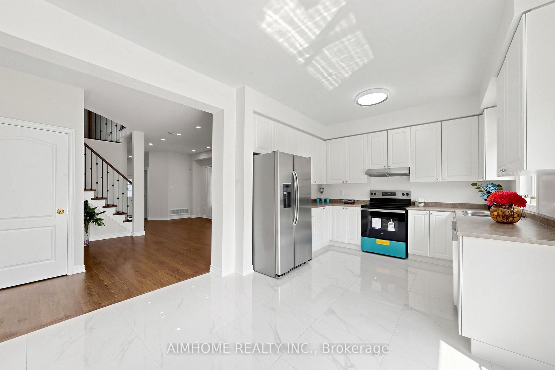 Photo 9 of 87 River Ridge Boulevard, Aurora, Bayview Northeast — HOMEH