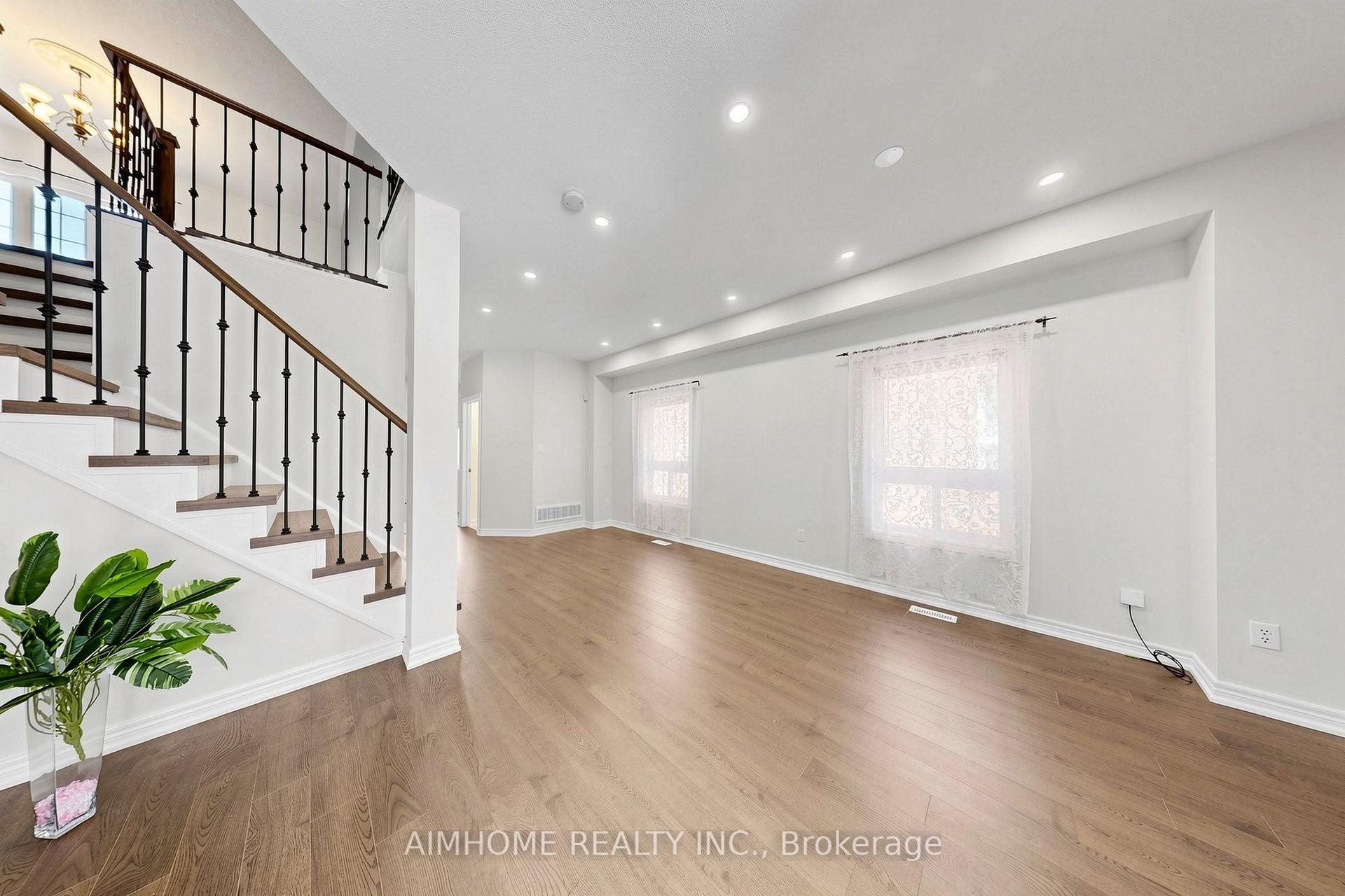 Photo 13 of 87 River Ridge Boulevard, Aurora, Bayview Northeast — HOMEH
