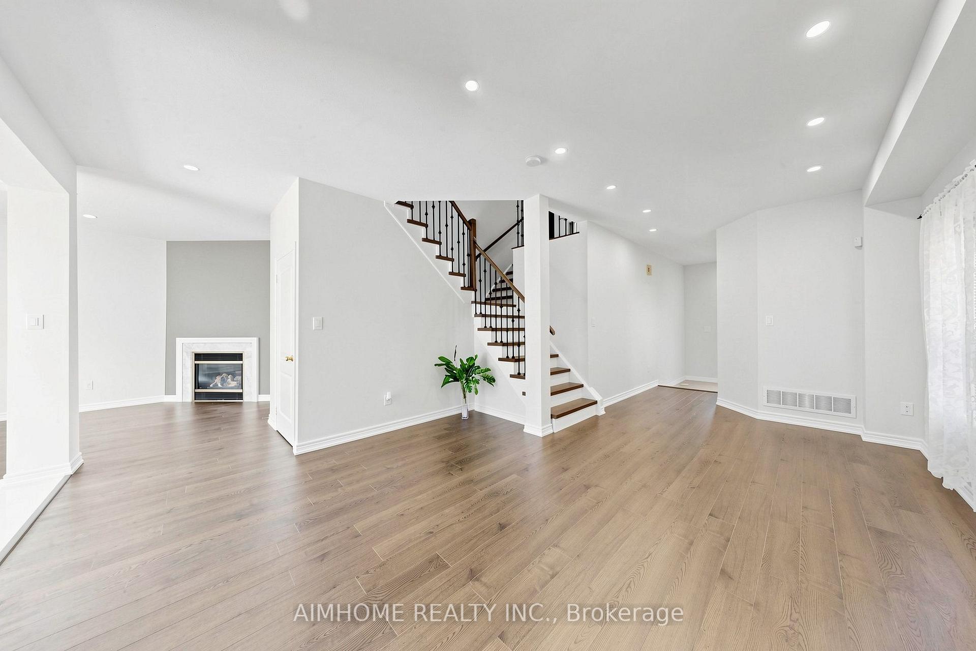 Photo 14 of 87 River Ridge Boulevard, Aurora, Bayview Northeast — HOMEH